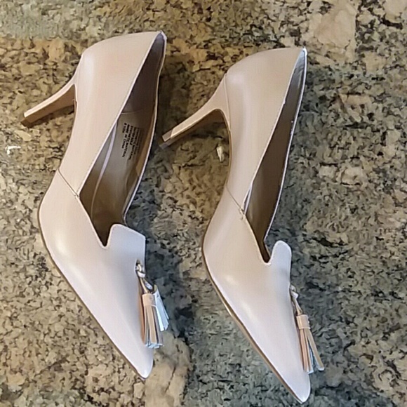 Banana Republic Pink Heels with Tassels - Picture 3 of 9